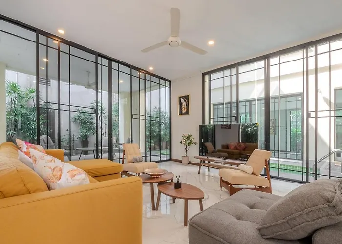 Sukumvit Pool 5br 5-7min-walk To Thonglor Sky Train Bangkok