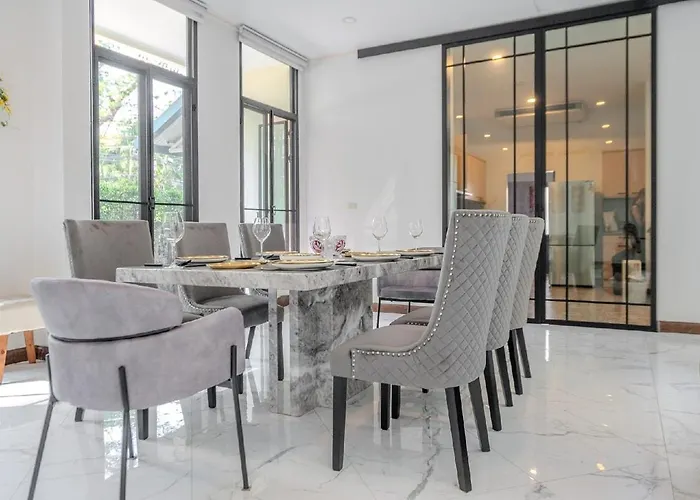 Sukumvit Pool 5br 5-7min-walk To Thonglor Sky Train Apartamento *