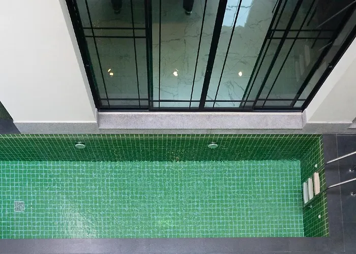 Sukumvit Pool 5br 5-7min-walk To Thonglor Sky Train Apartamento Bangkok