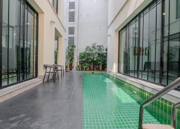 Sukumvit Pool 5br 5-7min-walk To Thonglor Sky Train * Bangkok