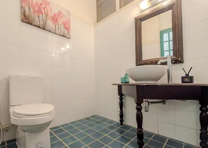 Sukumvit Pool 5br 5-7min-walk To Thonglor Sky Train * Bangkok