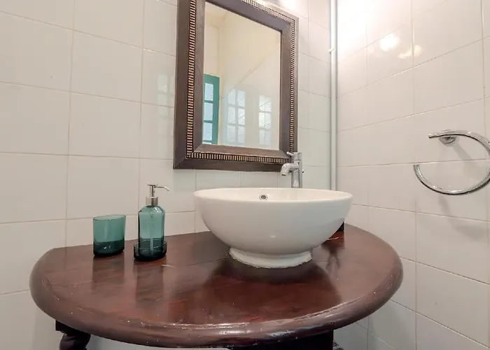 Sukumvit Pool 5br 5-7min-walk To Thonglor Sky Train Bangkok