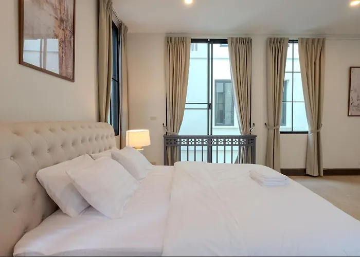 Sukumvit Pool 5br 5-7min-walk To Thonglor Sky Train Apartamento Bangkok