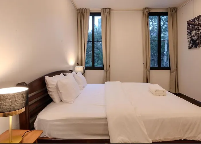 Sukumvit Pool 5br 5-7min-walk To Thonglor Sky Train *