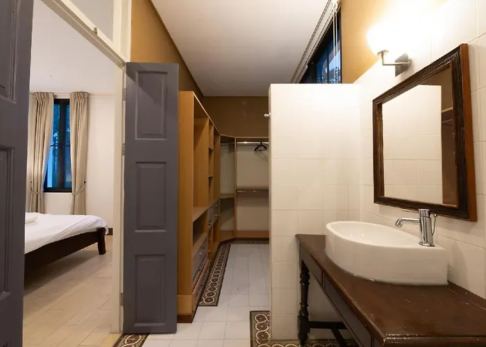 Sukumvit Pool 5br 5-7min-walk To Thonglor Sky Train Apartamento Bangkok