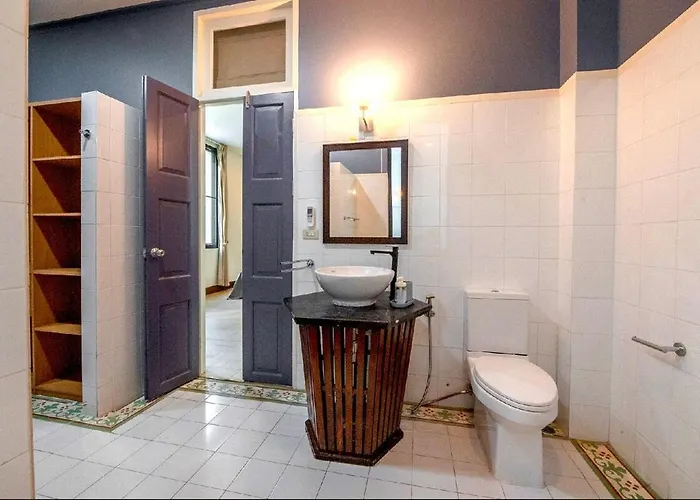 Sukumvit Pool 5br 5-7min-walk To Thonglor Sky Train *