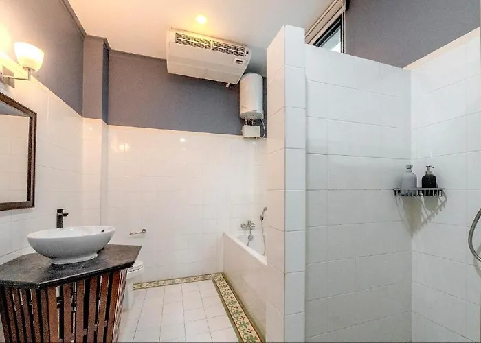 Sukumvit Pool 5br 5-7min-walk To Thonglor Sky Train Bangkok