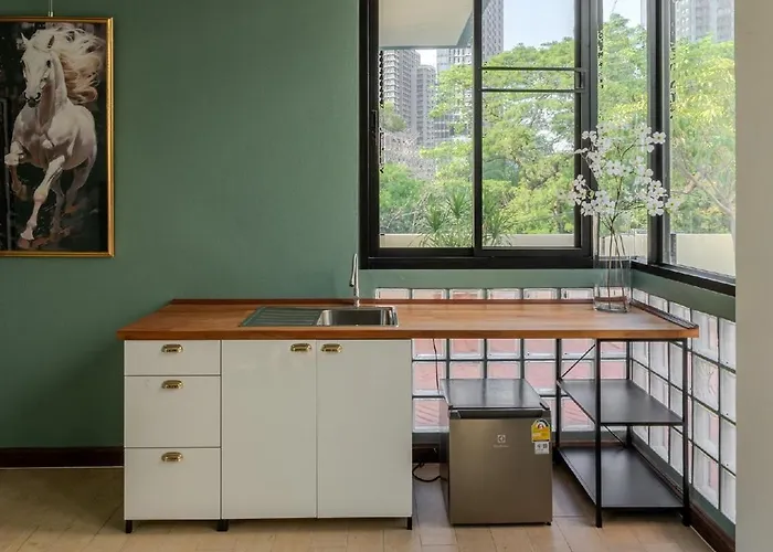 Sukumvit Pool 5br 5-7min-walk To Thonglor Sky Train *